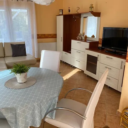 Apartment Pesti Apartmanhaz *