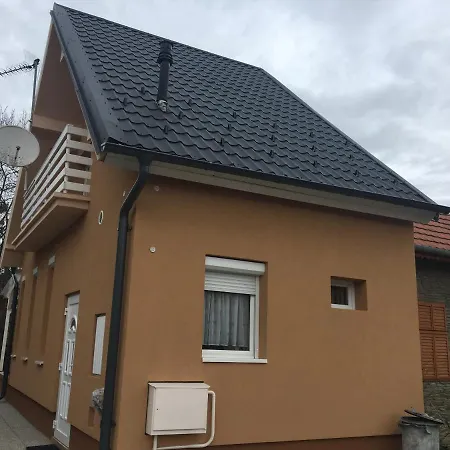 Pesti Apartmanhaz *