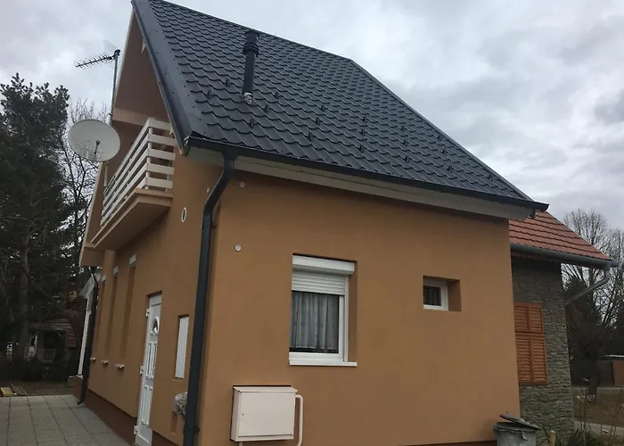Pesti Apartmanhaz *